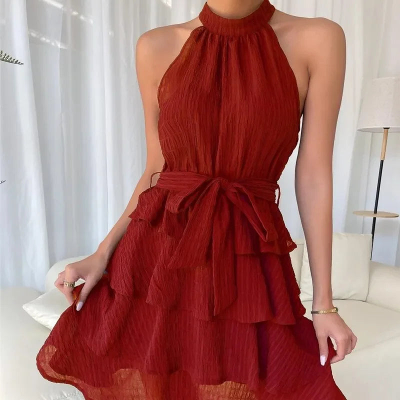 Vestido Curto Elegante com Decote Halter