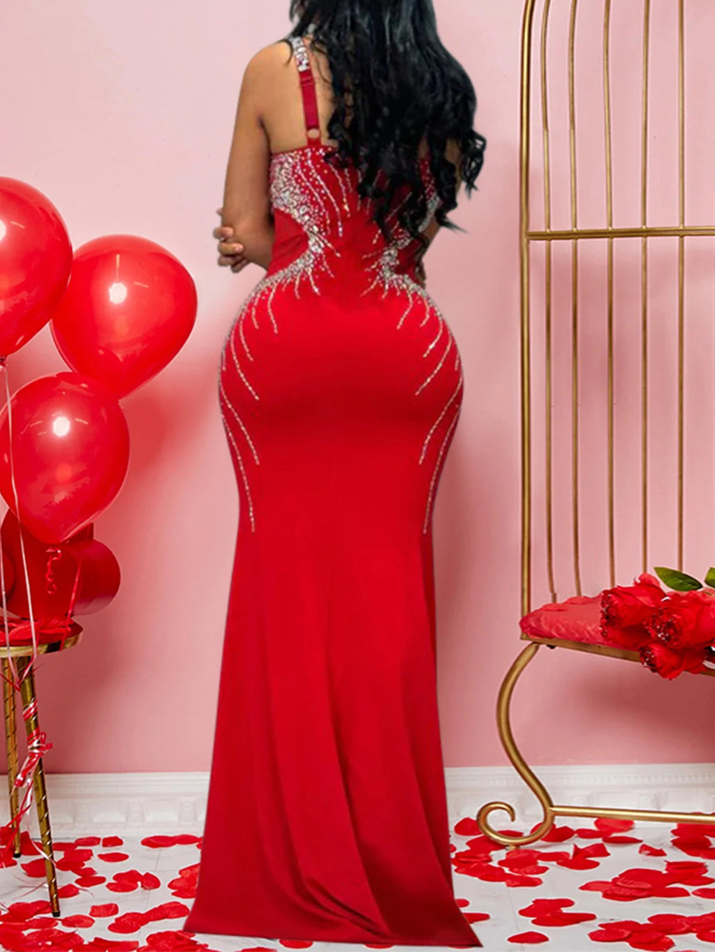 Vestido Longo Premium com Brilhantes e Decote Elegante
