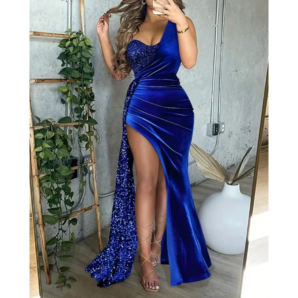 Vestido Longo Elegante com Decote Assimétrico e Racha Lateral